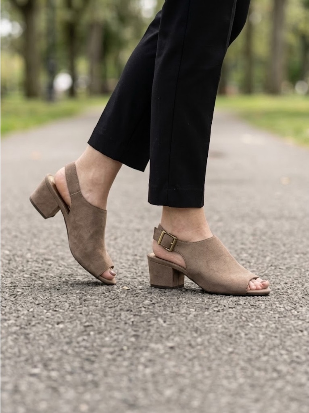 LifeStride Relay Slingback Peep Toe Block Heel Sandals Taupe Brown Suede Sz 7.5W